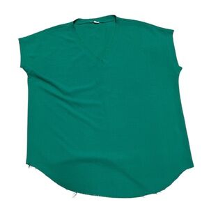 Jodifl Raw Edge V Neck Blouse - Kelly Green Size Large